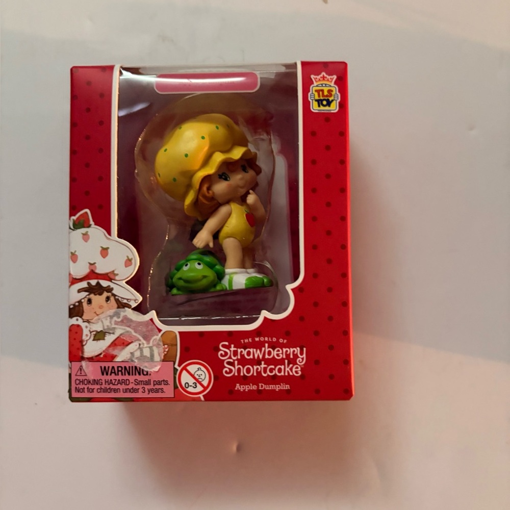 The Loyal Subjects Apple Dumplin Strawberry Shortcake Cheebee figure
